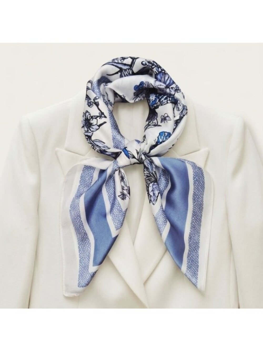 ✨Women's White & Blue Floral Silky Satin Square Scarf Butterfly Print Foulard - Picture 2 of 7